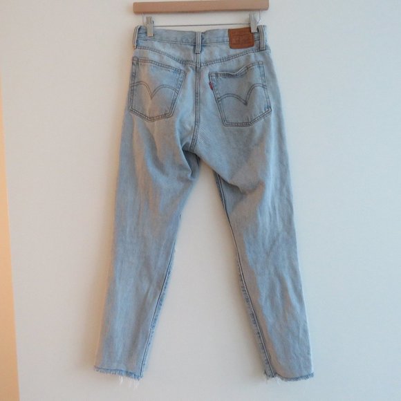 LEVI'S Wedgie Button Fly Light Wash Distressed Straight Leg Jeans - Size 27 - Picture 12 of 16